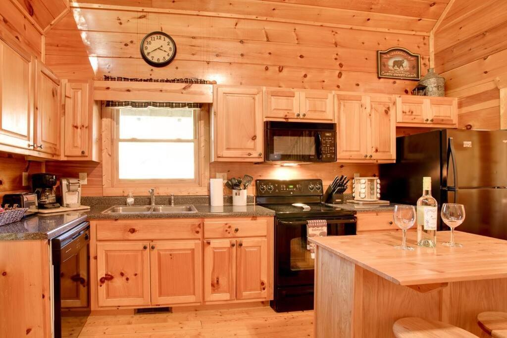Brave Eagle Cabin Sevierville Zimmer foto