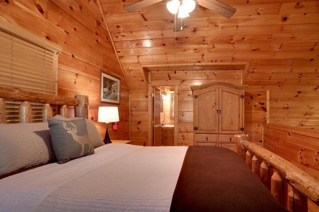 Brave Eagle Cabin Sevierville Zimmer foto