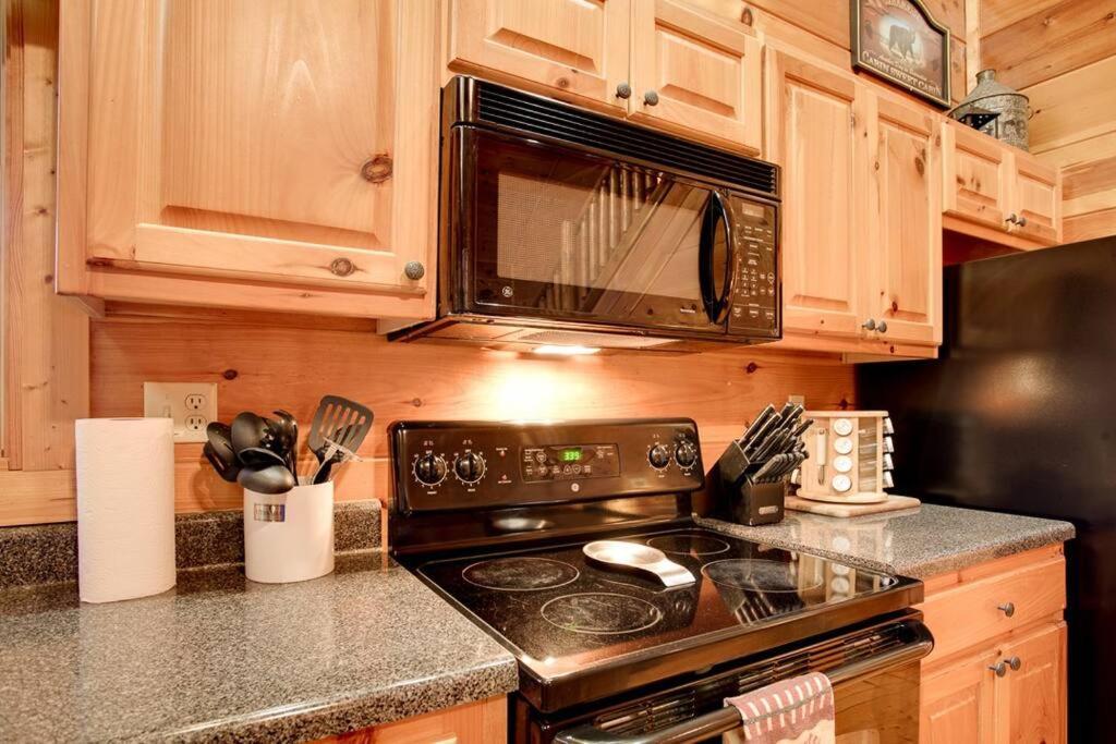 Brave Eagle Cabin Sevierville Zimmer foto