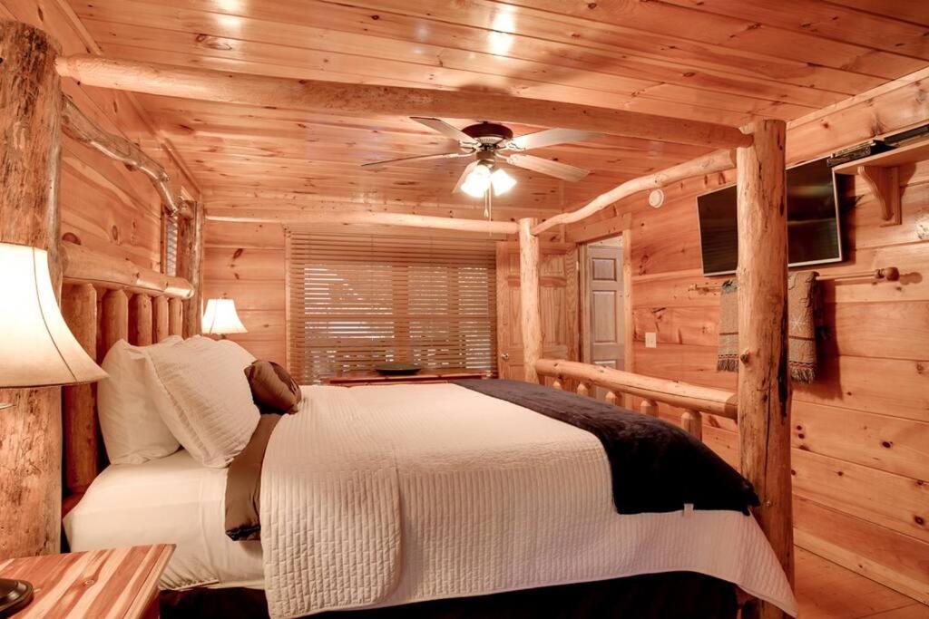 Brave Eagle Cabin Sevierville Zimmer foto